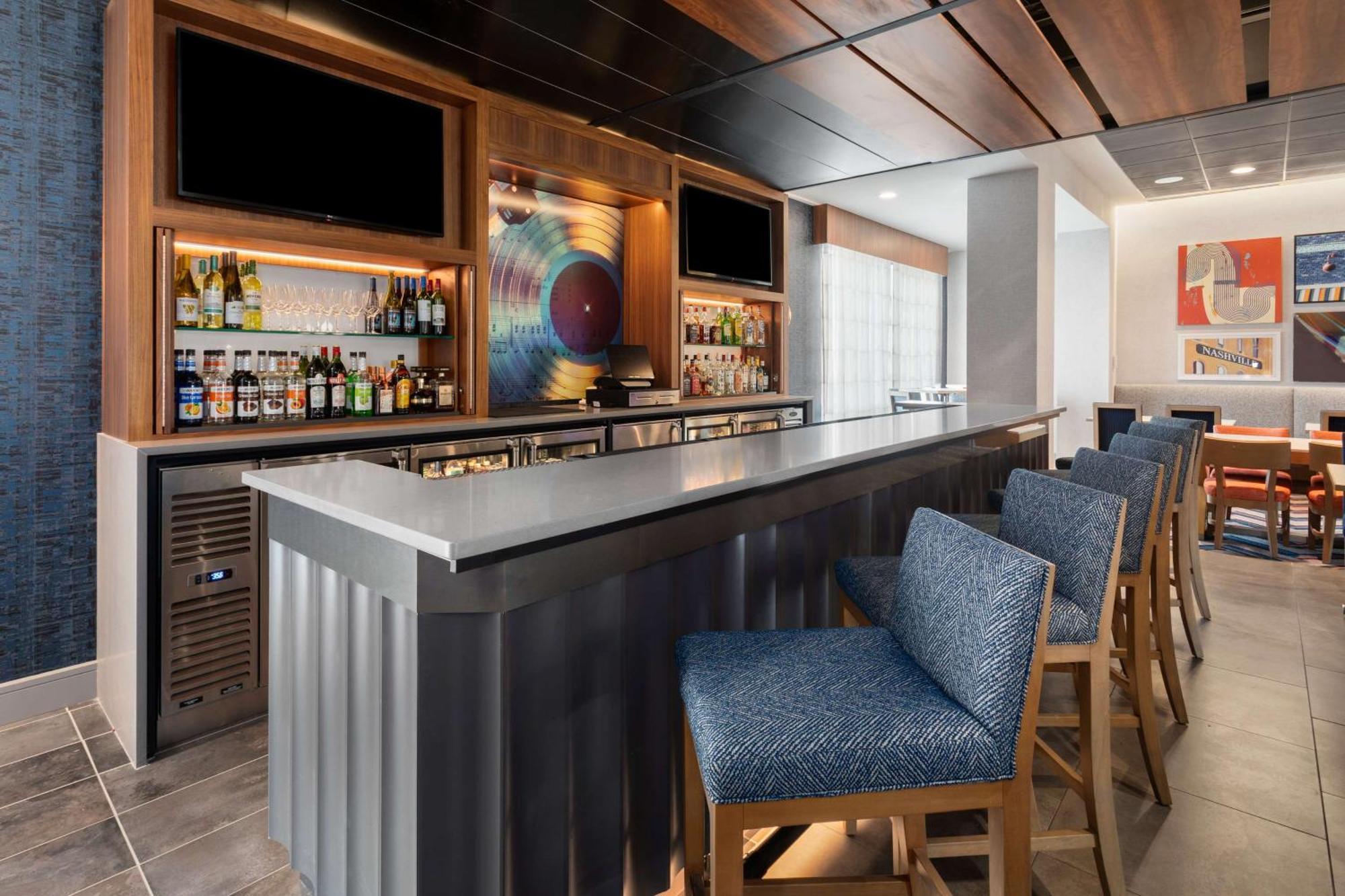 Hampton Inn By Hilton Nashville Airport Century Place Zewnętrze zdjęcie