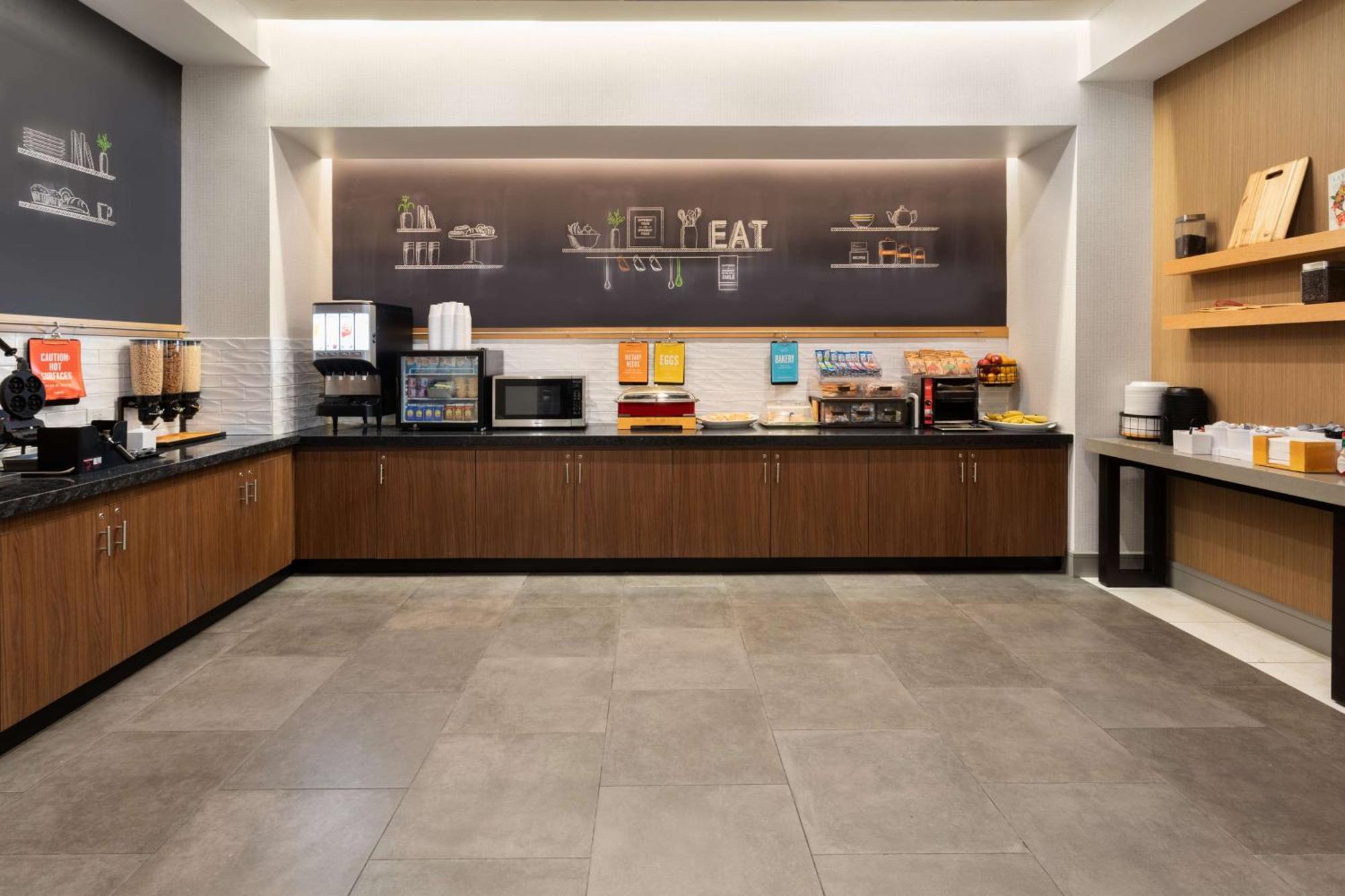 Hampton Inn By Hilton Nashville Airport Century Place Zewnętrze zdjęcie