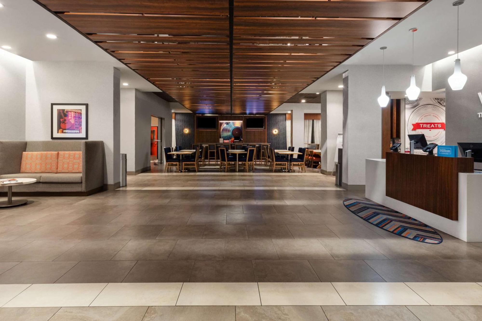 Hampton Inn By Hilton Nashville Airport Century Place Zewnętrze zdjęcie