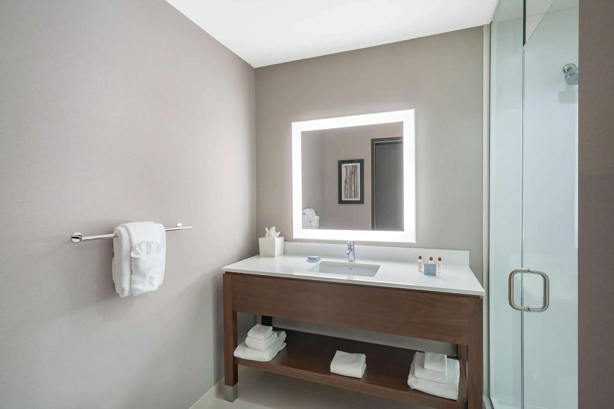 Hampton Inn By Hilton Nashville Airport Century Place Zewnętrze zdjęcie