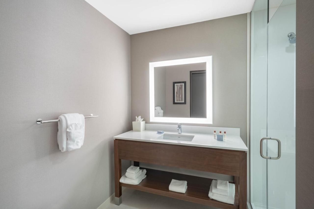 Hampton Inn By Hilton Nashville Airport Century Place Zewnętrze zdjęcie